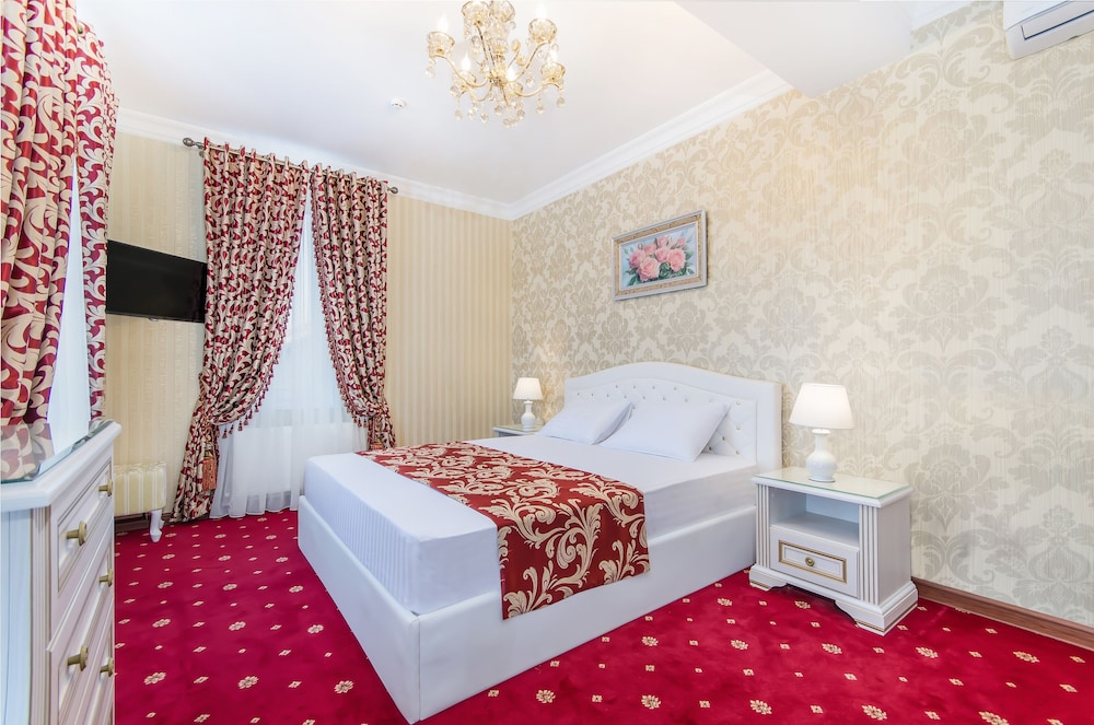 Suite, Balcony, Park View photo 3