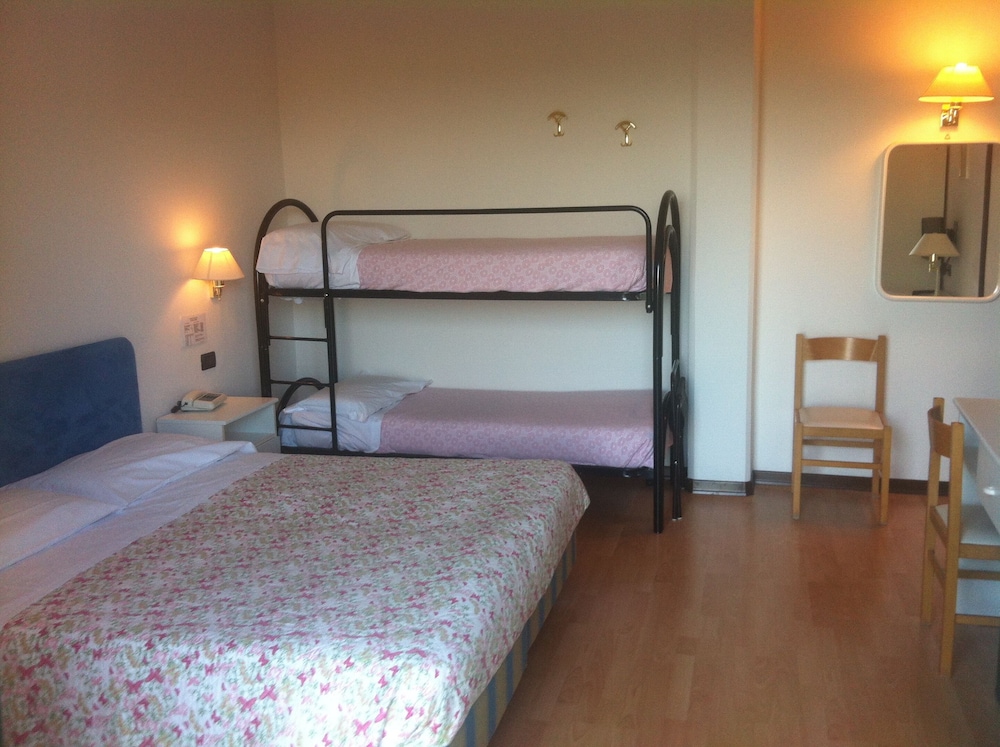 Triple Room photo 3
