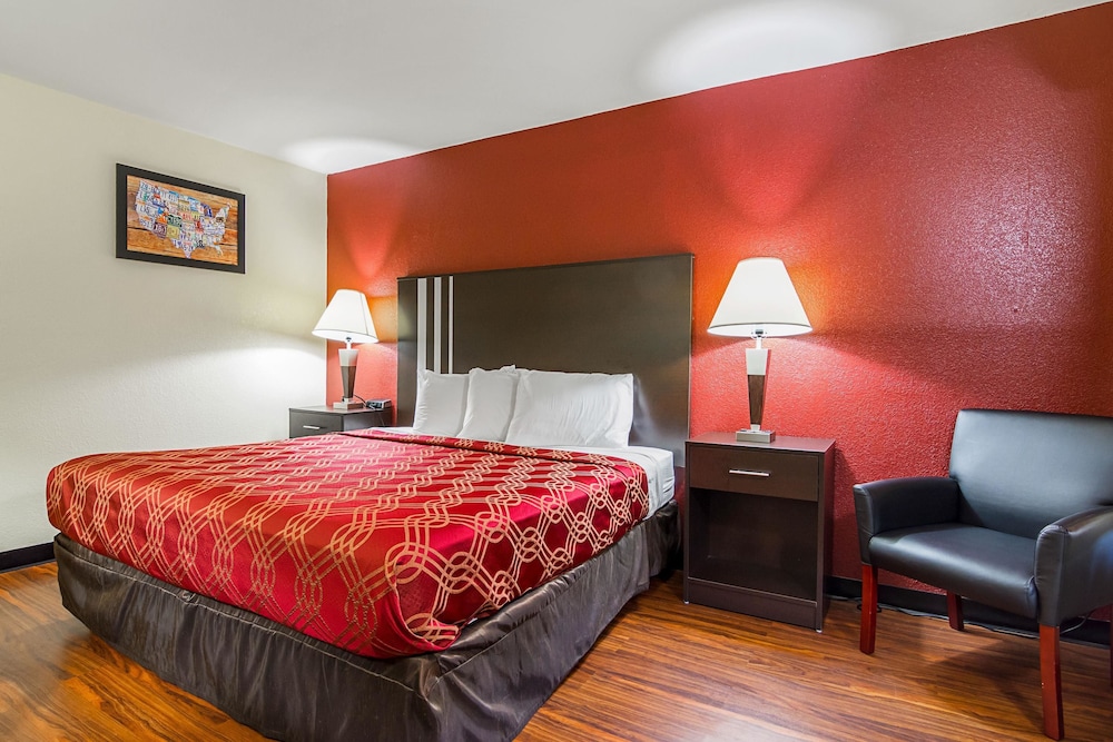 Standard Room, 1 Queen Bed, Non Smoking - Photo 1