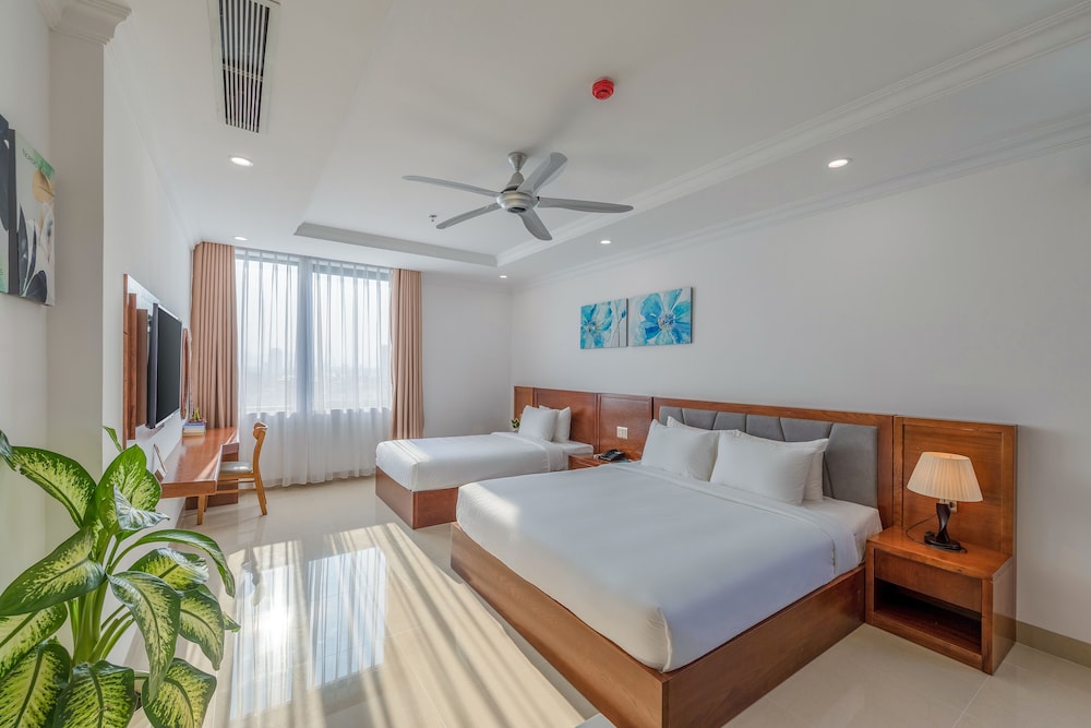 Suite Triple City View