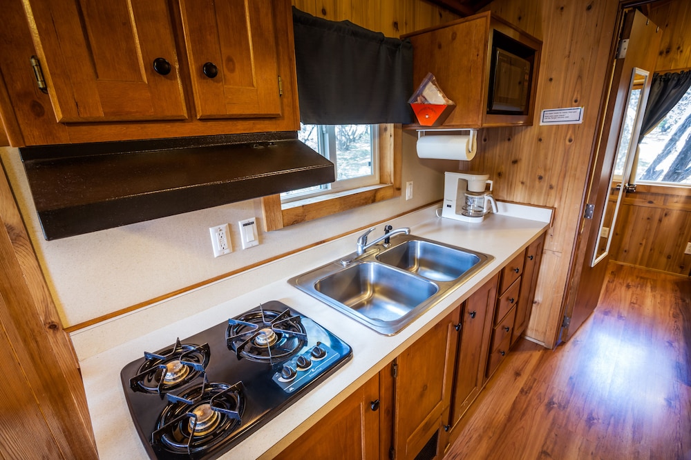 Cottage, Multiple Beds, Non Smoking, Kitchen ( Pets Allowed) photo 2