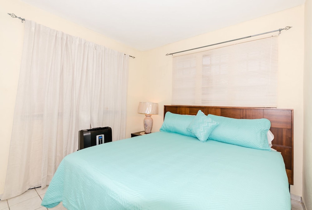 SA 201 Family Two Rooms Villa Two King Size Beds, with Balcony, 2nd Floor photo 2