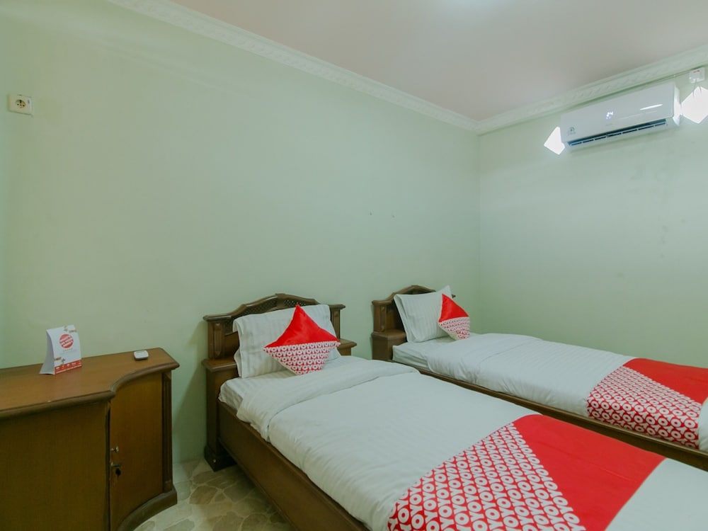 Standard Twin Room - Photo 4