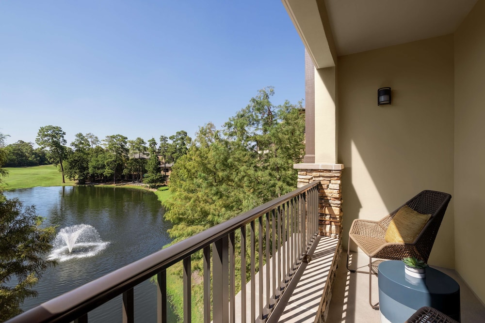 Room, 2 Queen Beds, Balcony - Photo 1