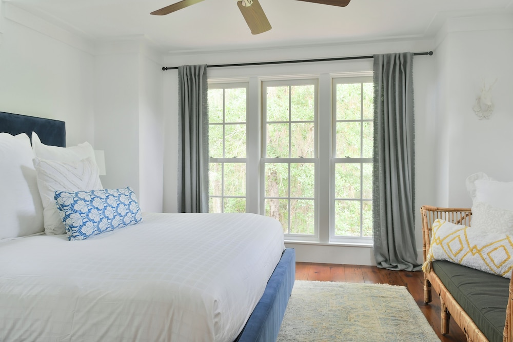 Lagoon 4 Bedroom Wilson Village Home 128