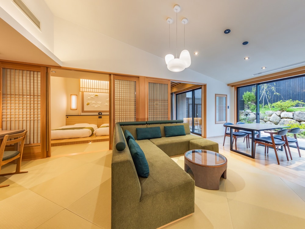 Premium Suite, Private Bathroom, Garden View photo 1