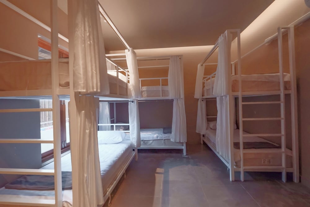 Bunk Bed in Female Dormitory - 30 Beds photo 1