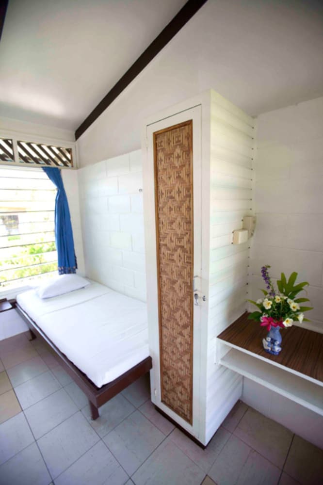 Economy Room, 2 Twin Beds, Courtyard Area photo 2