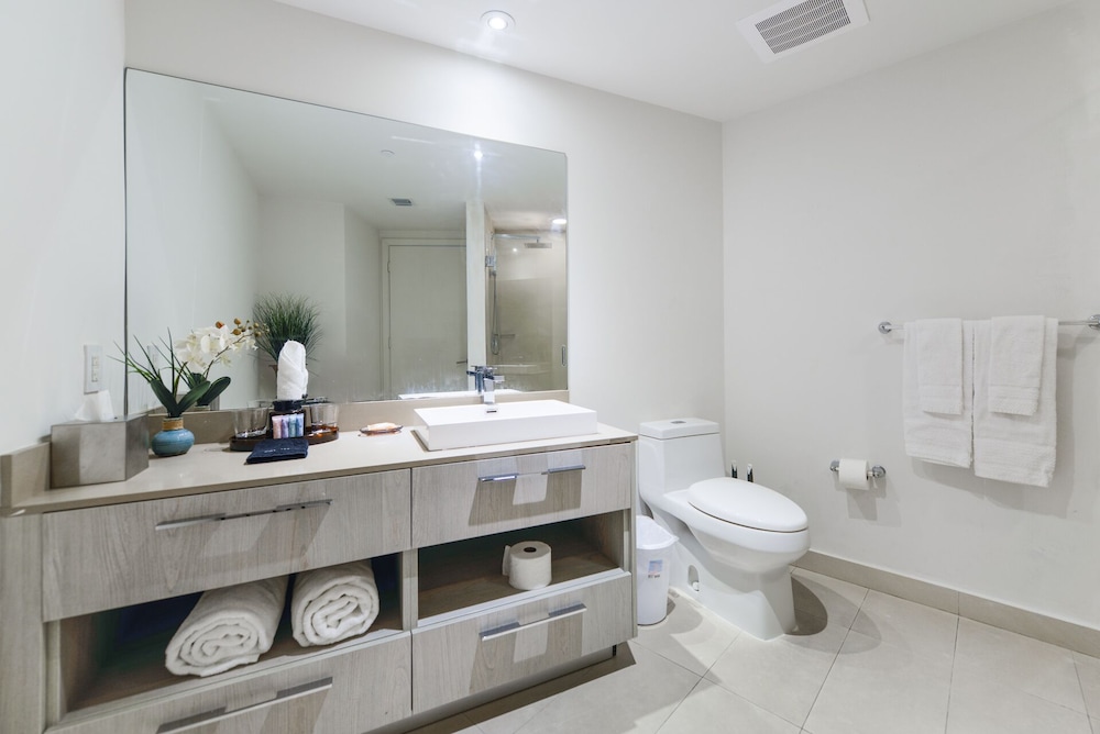 Luxury Condo, 1 Bedroom, Ocean View photo 3