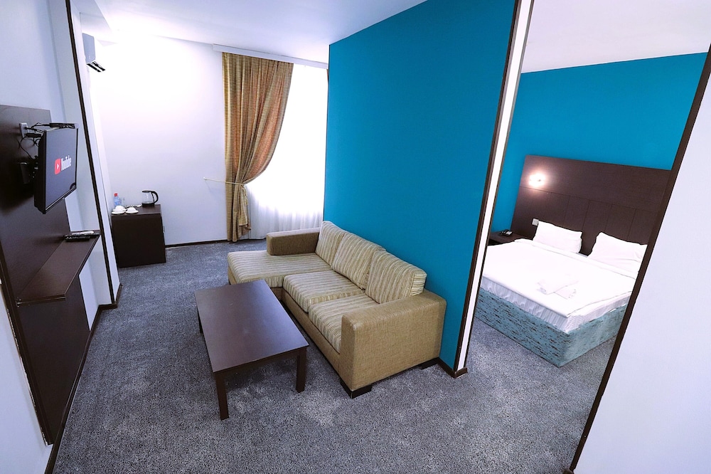 Junior Suite, City View