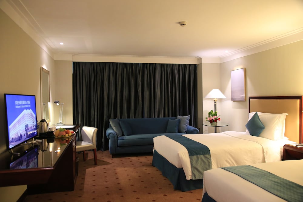 Executive Deluxe Twin Room photo 1