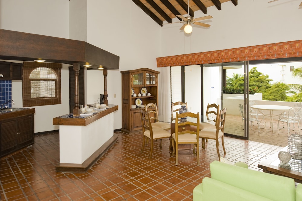 1 Bedroom Villa - Photo 2