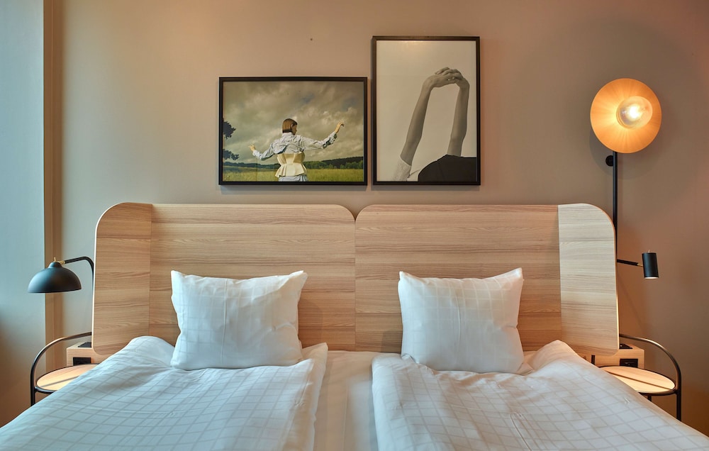 Standard Twin Room - Photo 4
