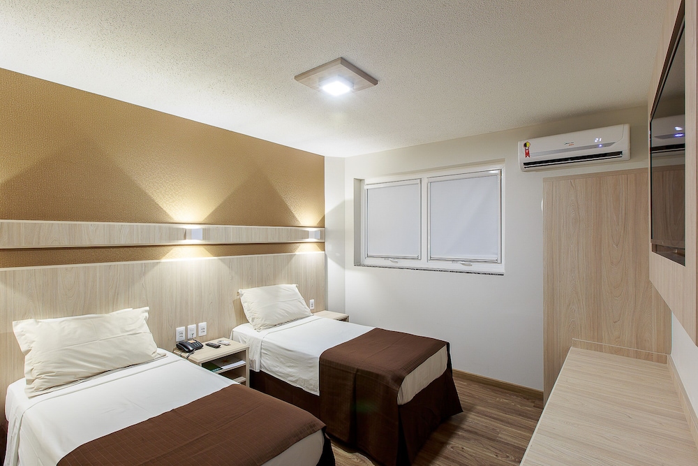 Standard Twin Room - Photo 3
