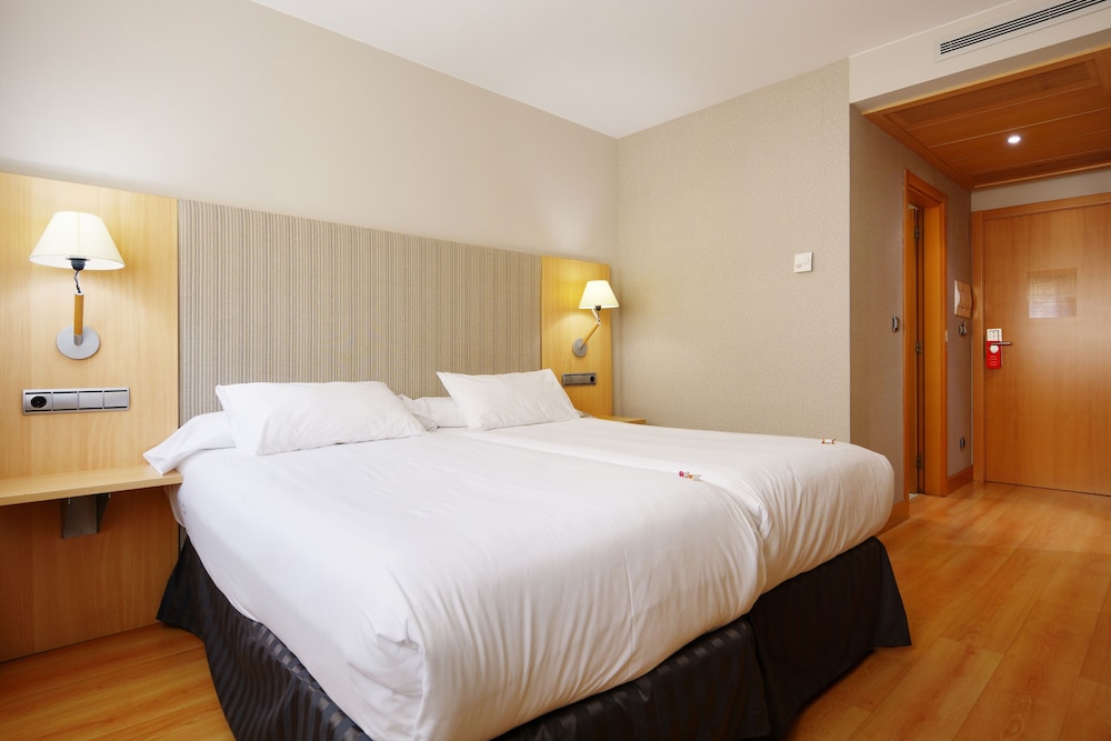 Standard Double Room (2 beds)