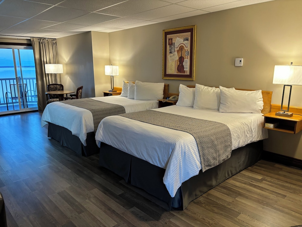 Standard Room, 2 Queen Beds, Garden View photo 1