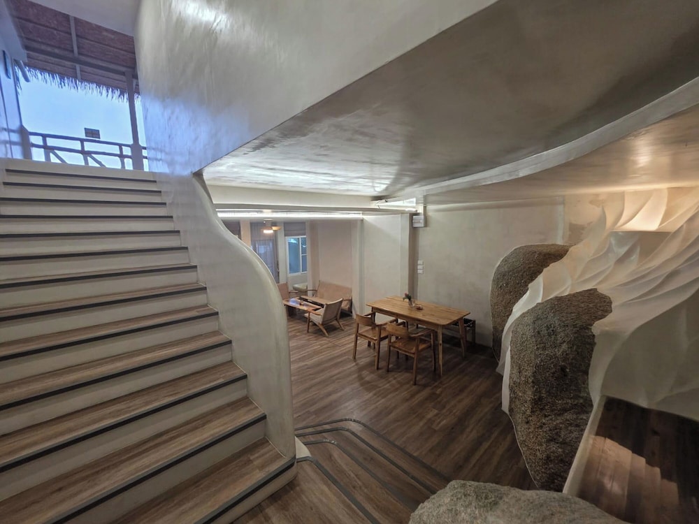 Luxe Suite with Plunge Pool and Seaview - Photo 5