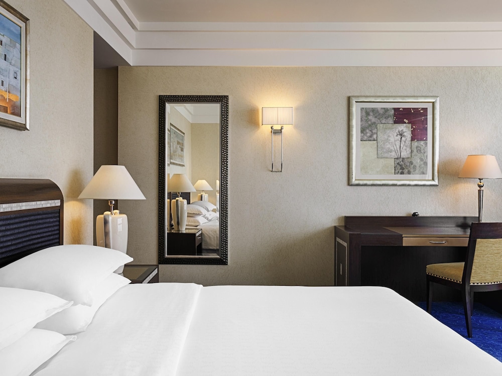 Standard Room, 1 King Bed photo 2