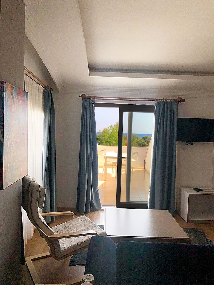Romantic Penthouse, 2 Bedrooms, Terrace