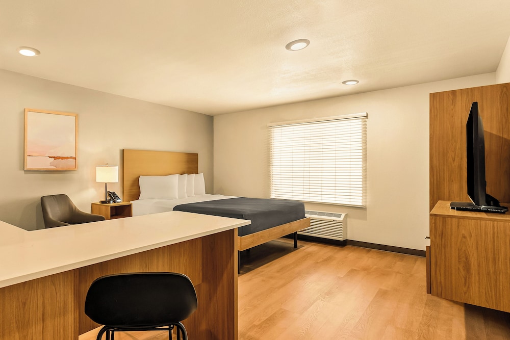 Suite, 1 King Bed, Non Smoking