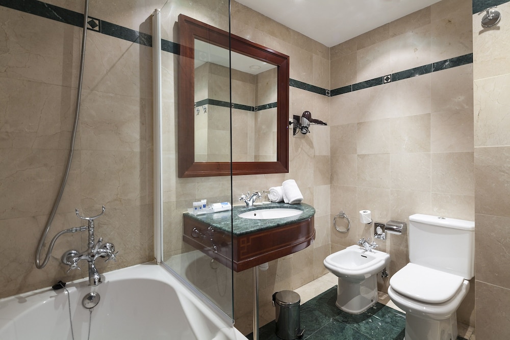 Basic Triple Room, 1 Bedroom photo 3