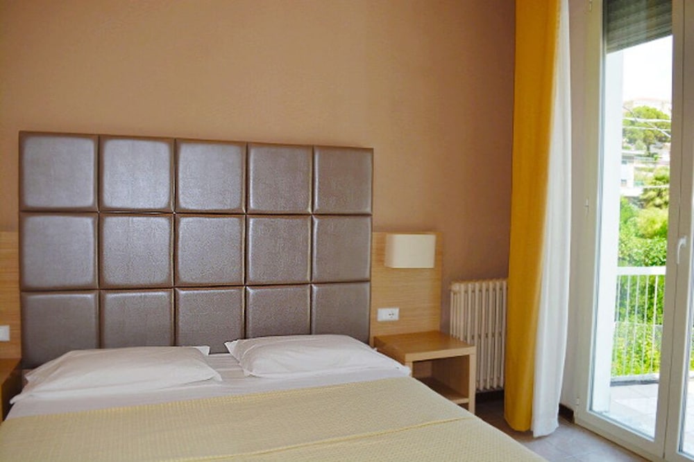 Standard Double Room - Photo 1