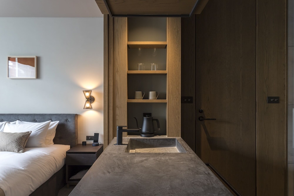 Standard Double Room - Photo 16