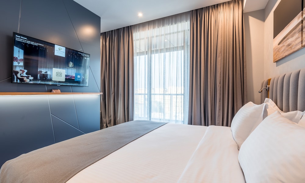 Suite, 1 Bedroom - Photo 3