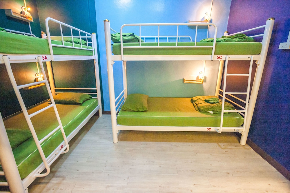 Basic Quadruple Room photo 2