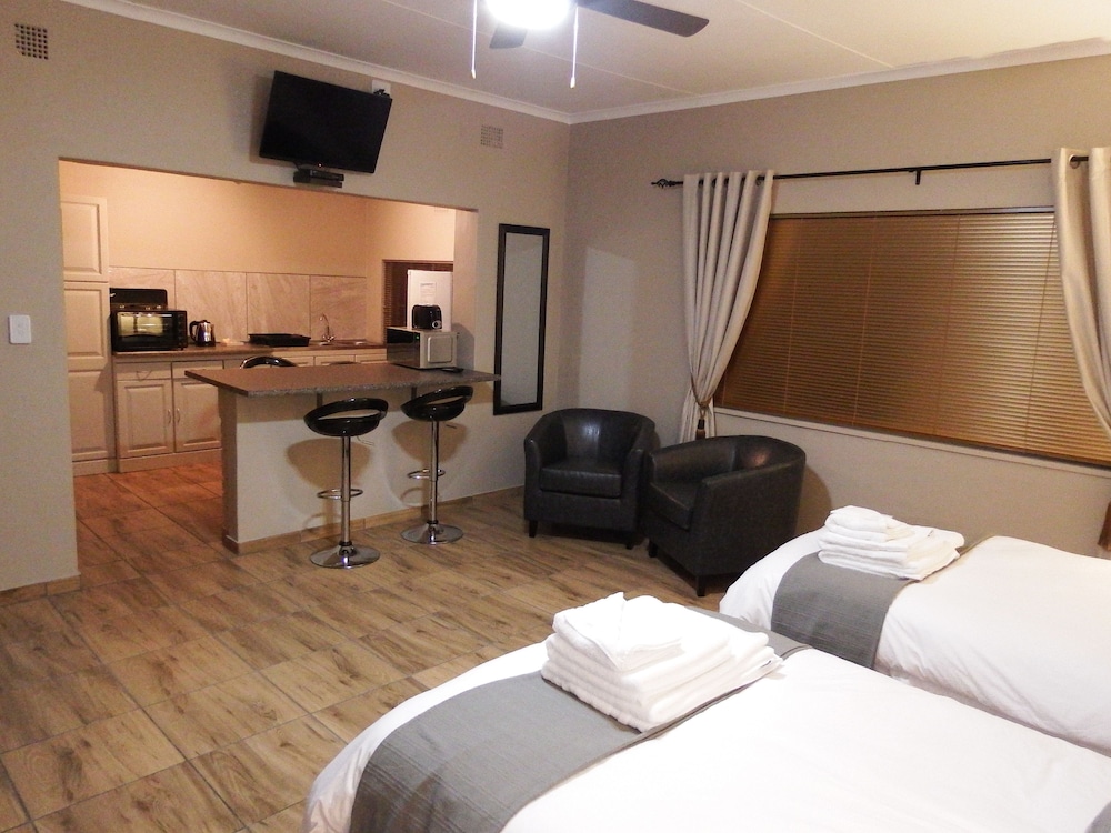 Double or Twin Room, 2 Twin Beds photo 2