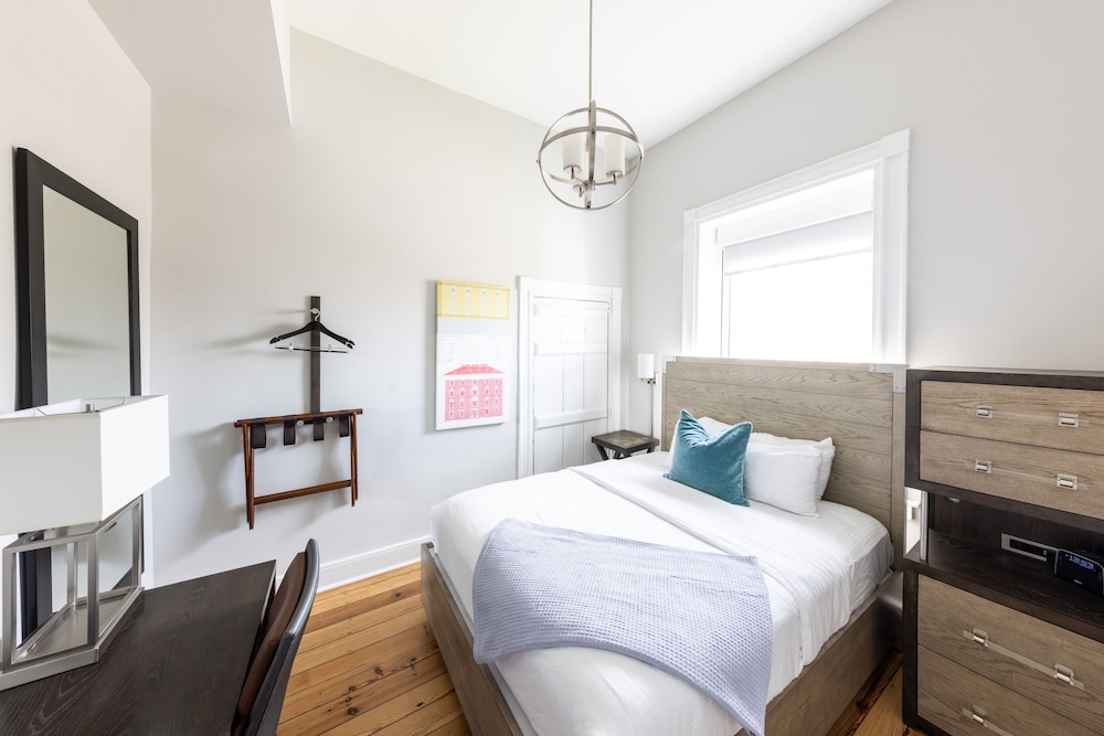Classic Room, 1 Queen Bed