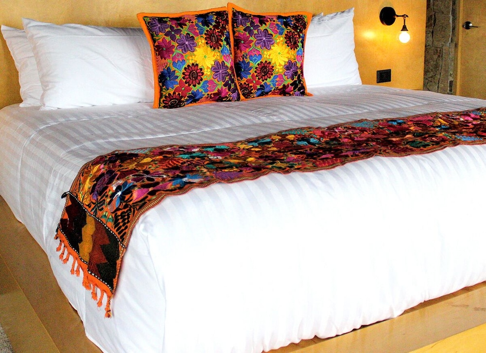 Deluxe Room - Photo 8