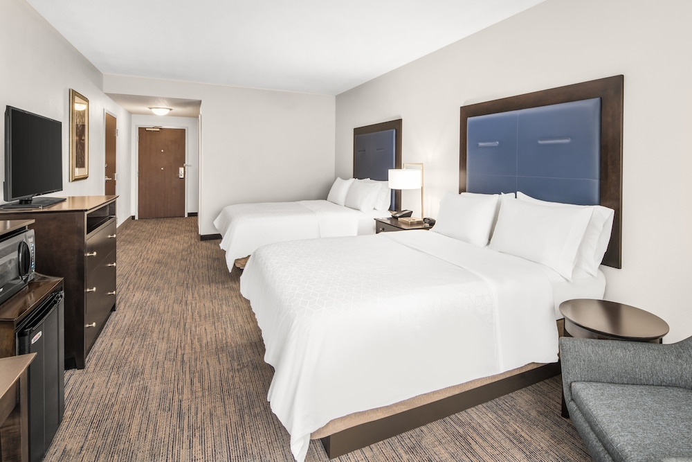 Standard Room, 2 Queen Beds, Accessible (Comm, Mobil, Roll In Shwr) - Photo 2