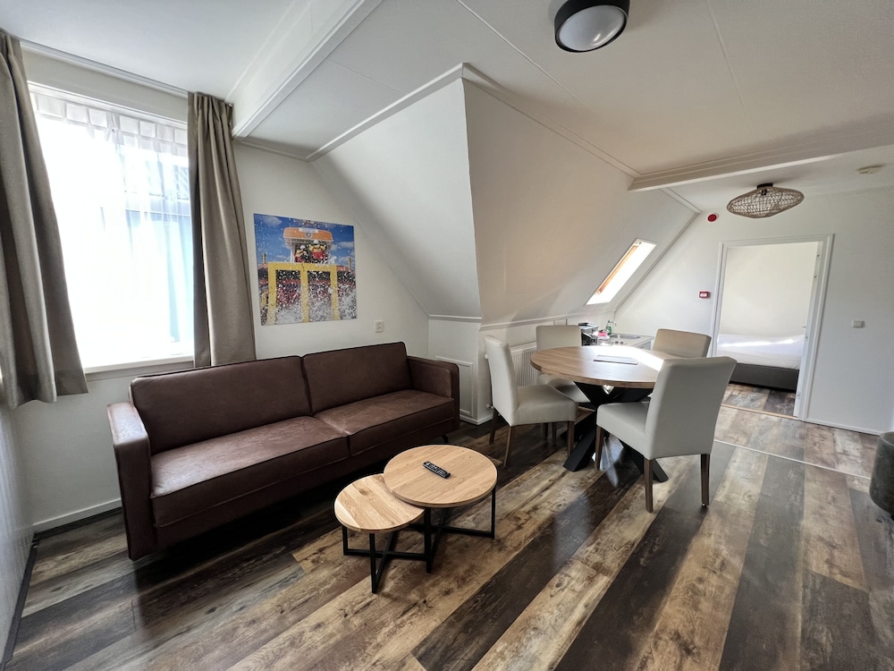Apartment photo 3