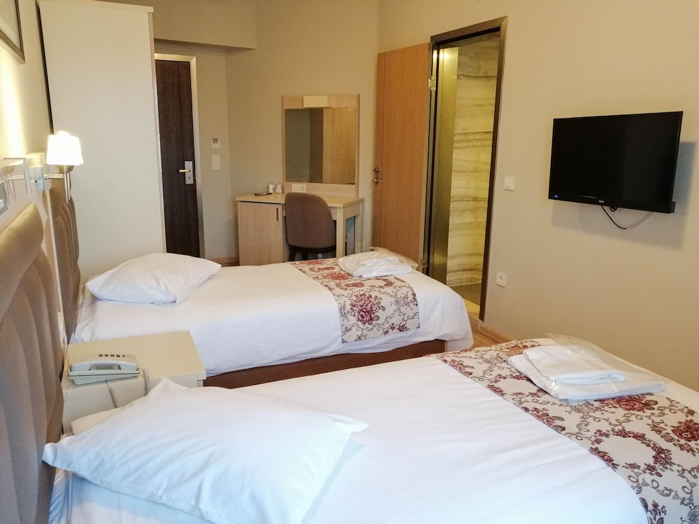 Standard Twin Room - Photo 5
