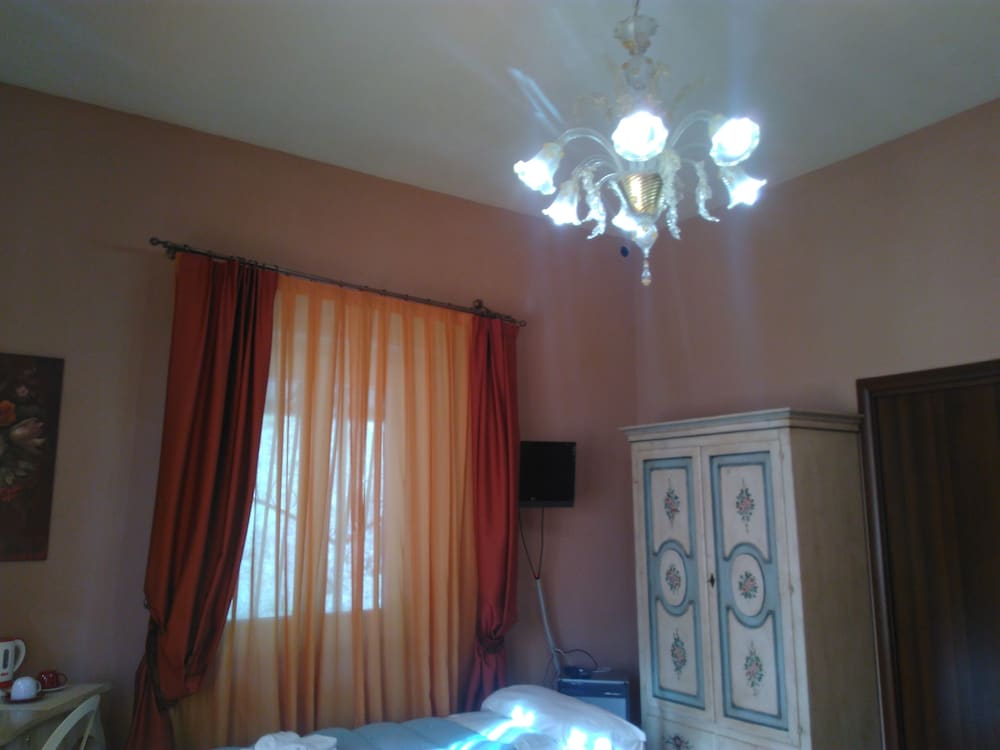 Deluxe Double or Twin Room, Accessible, Private Bathroom photo 2