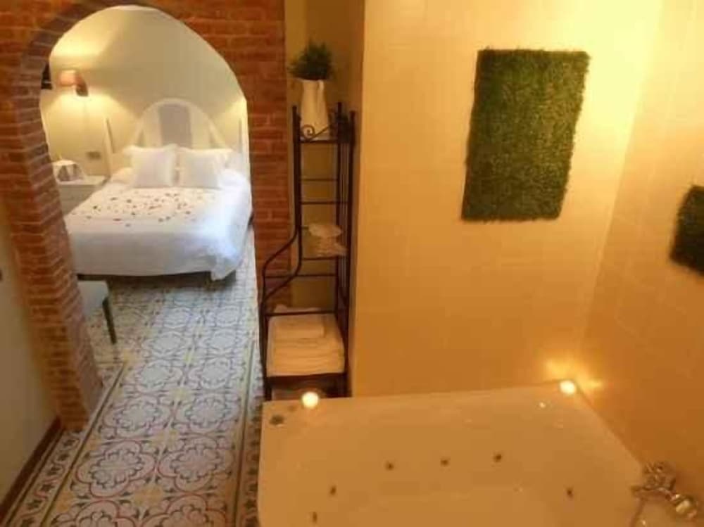 Suite, Hot Tub, Garden View (El bosque) photo 2