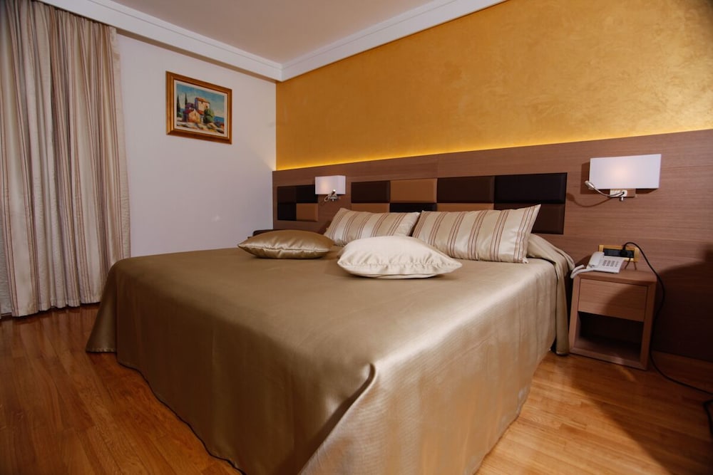 Double Room (Small)