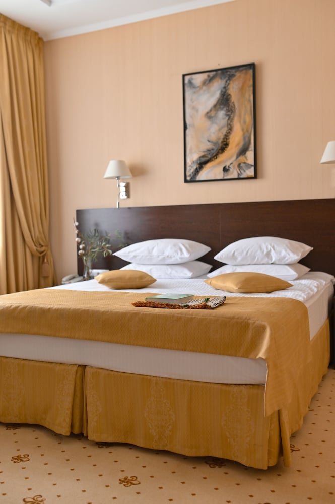 Standard Double or Twin Room photo 3
