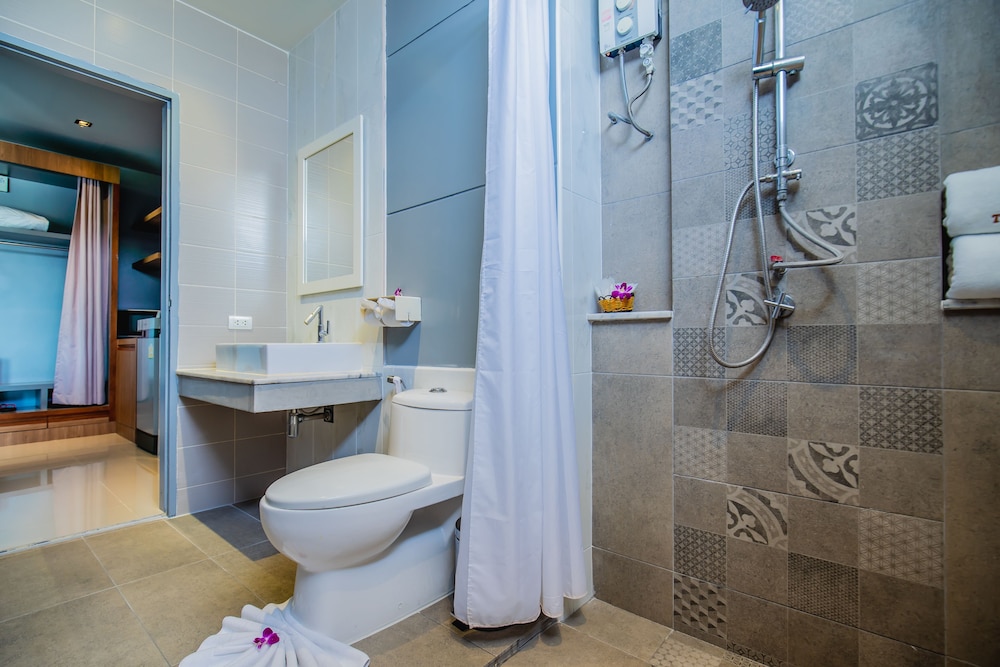 Deluxe Triple Room - Photo 7