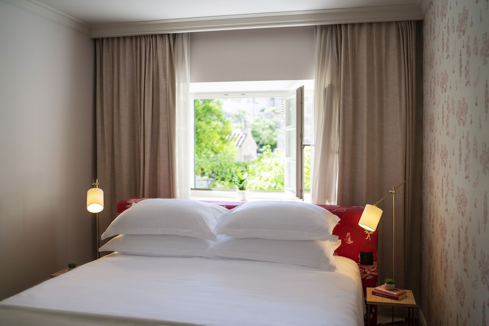 Superior Plus room