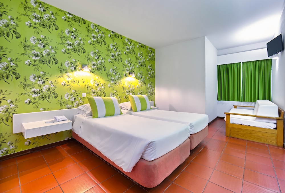 Standard Double or Twin Room - Photo 4