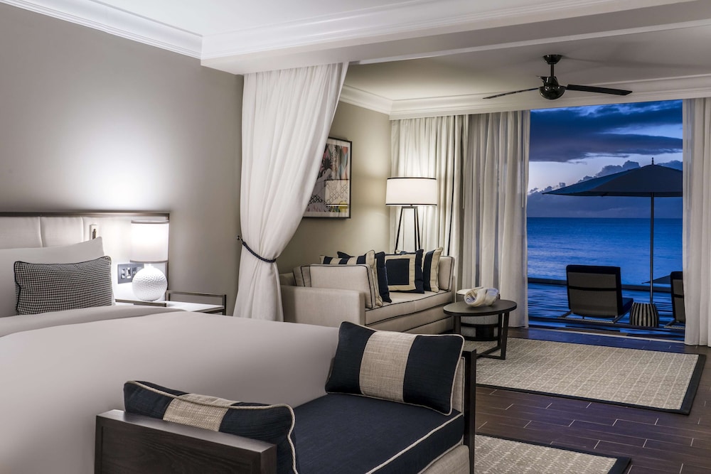 Suite, 1 King Bed, Beachfront - Photo 12