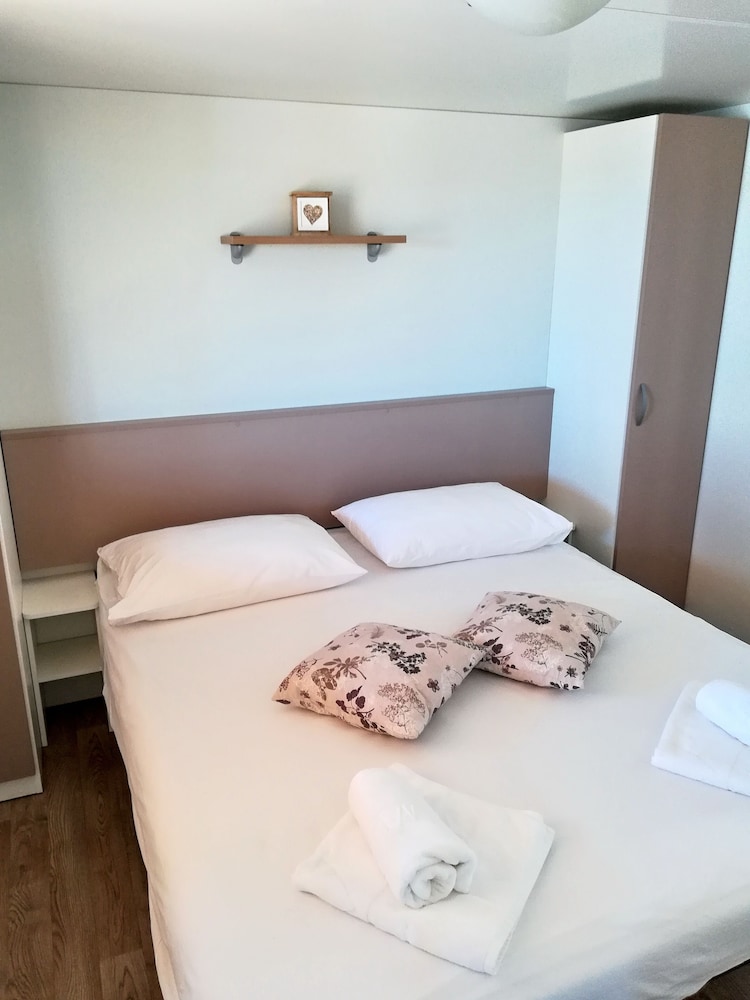 Standard Mobile Home photo 3