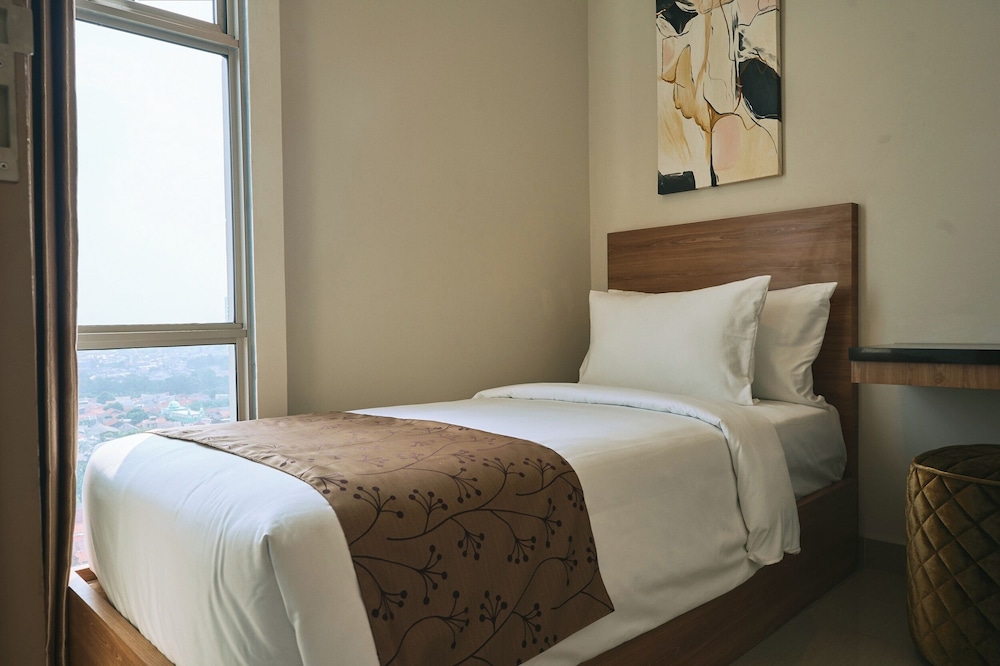 Executive Suite - Photo 6