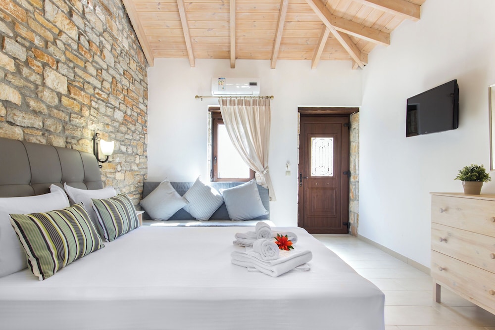 Luxury Studio Suite, 1 Queen Bed with Sofa bed, Sea View photo 2