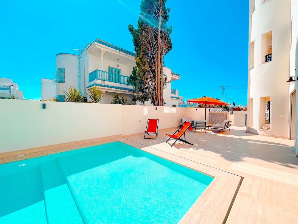 Villa photo 1