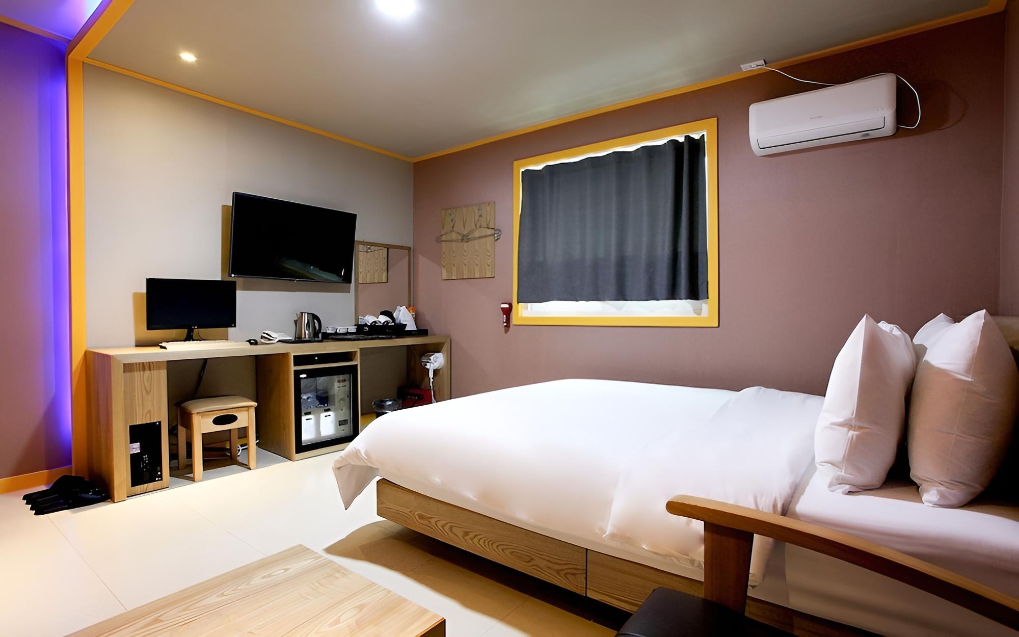 Room (Standard Room) - Photo 2