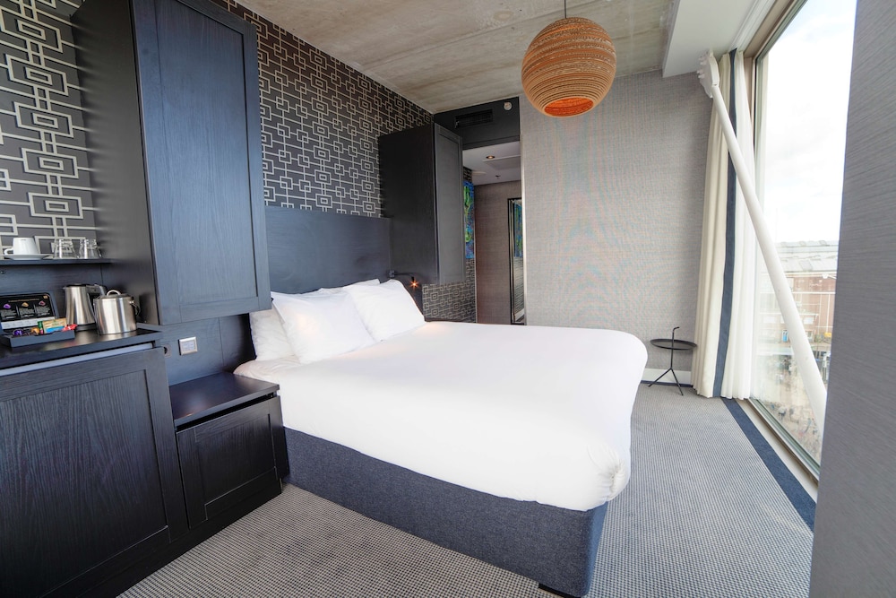 Superior Room, 1 Queen Bed, Non Smoking (Water View)