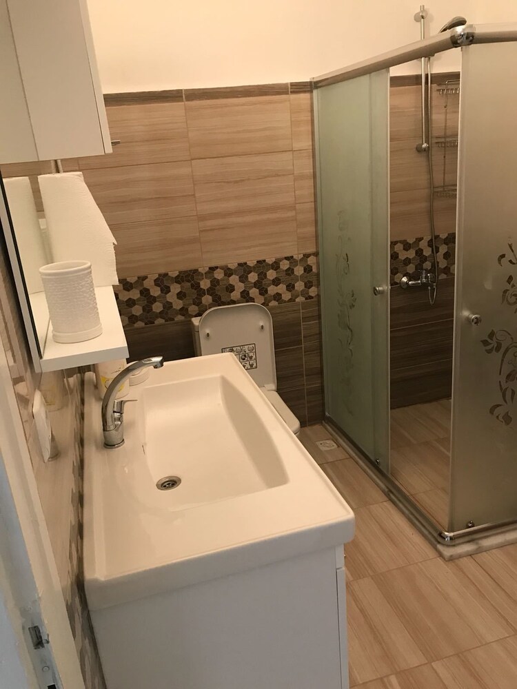 Comfort Apartment, 3 Bedrooms, Smoking, Beach View photo 3